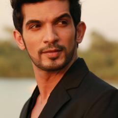 Arjun_Bijlani_12