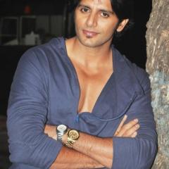 Karanvir_Bohra_12