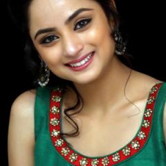 Madirakshi_Mundle_18