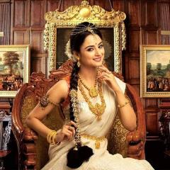 Madirakshi_Mundle_27