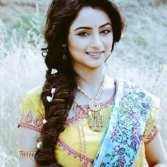 Madirakshi_Mundle_9