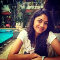 Mrunal_Thakur_8