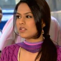 Nia_Sharma_21