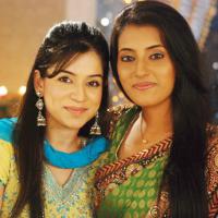 Kis_Desh_Mein_Hai_Meraa_Dil_13