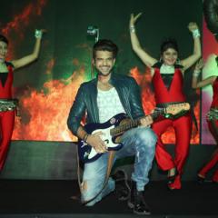 Yeh_Kahan_Aa_Gaye_Hum_9