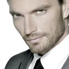 Julian Gil 