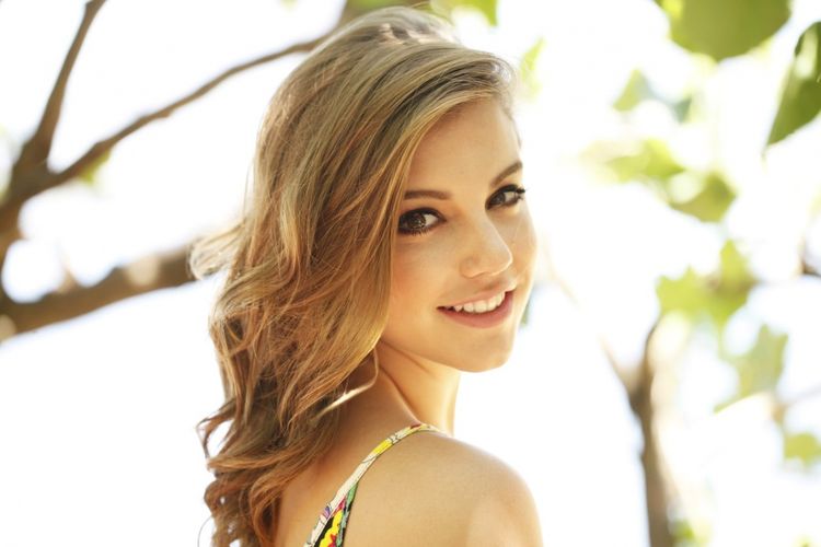 Алисе Вегманн, Alice Wegmann, Алисе Вегманн бразильская актриса.