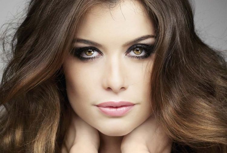 Алинне Мораес, Alinne Moraes, Алинне Мораес бразильская актриса.