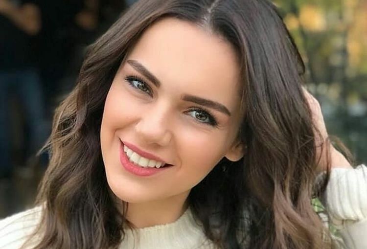 Ягмур Танрисевсин , Yağmur Tanrisevsin, Ягмур Танрисевсин турецкая актриса