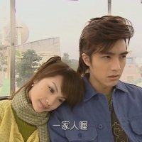 E_mo_zai_shen_bian (3)