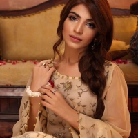 Kinza Hashmi13
