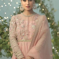 Iqra Aziz12