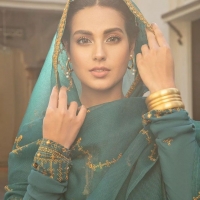 Iqra Aziz13