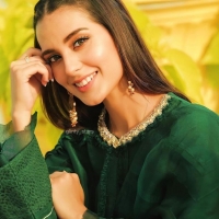 Iqra Aziz7