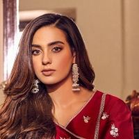 Iqra Aziz8