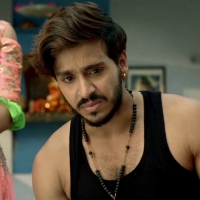 Ghulaam (7)